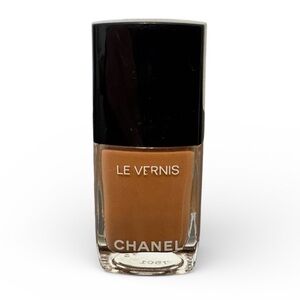 CHANEL Le Vernis Nail Polish in Essential